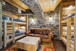 Charming Bunkhouse at Dark Horse Estate