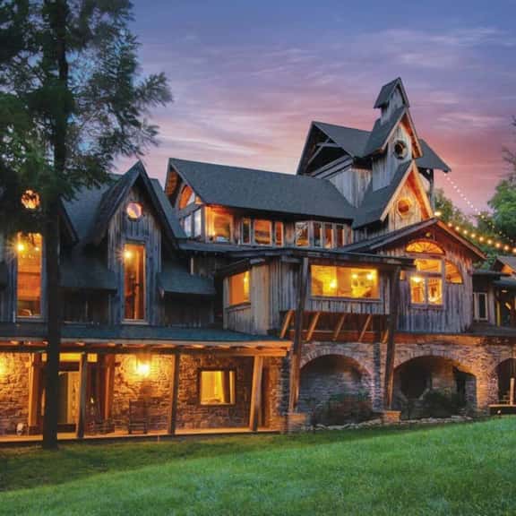 Charming Bunkhouse at Dark Horse Retreat - Image 1