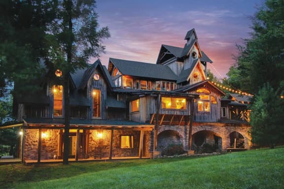 Charming Bunkhouse at Dark Horse Estate